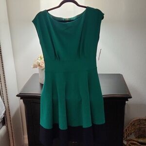 NWT Kate Spade dress Fig Leaf. Bottom band color is navy with pockets